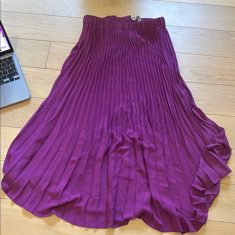 Elegant Purple Pleated Skirt